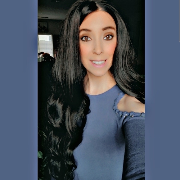 Meet your Posher, Renee - Picture 1 of 10